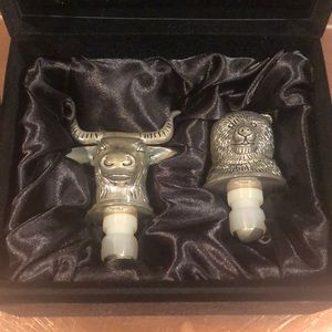 Vintage Bull and Bear Wine Stoppers